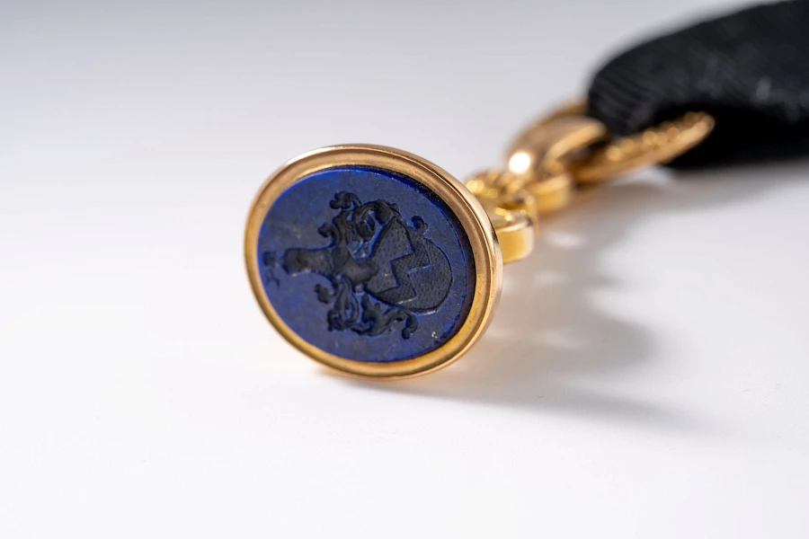 Pocket Watch in 18k Yellow Gold on Decorative Seal Pendant