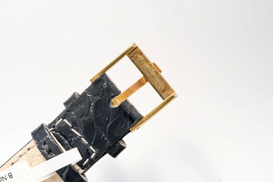 Diamond Bezel Ref. 9046 in 18k Yellow Gold