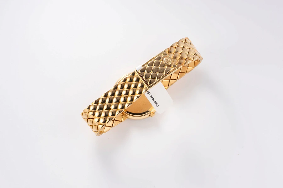 Ladies Calatrava Ref. 4820-001 in 18k Yellow Gold