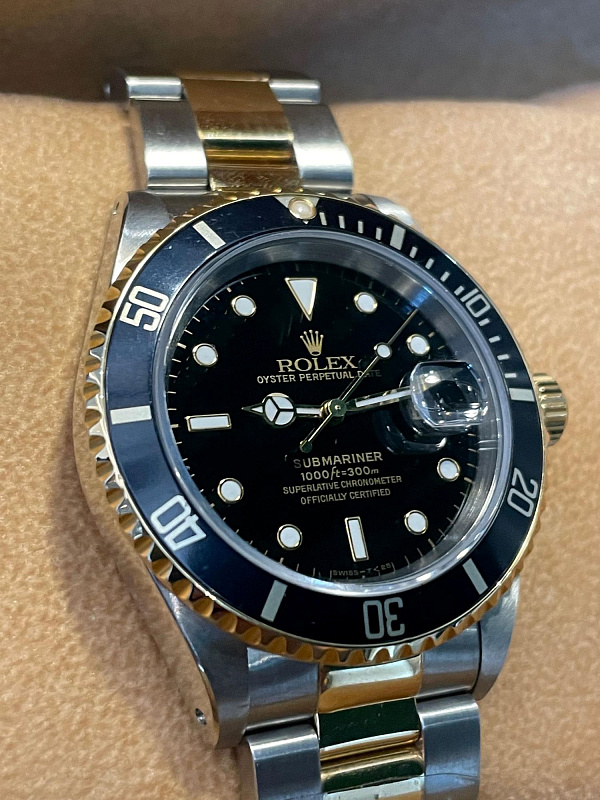 Submariner Date 16613 Steel & Gold