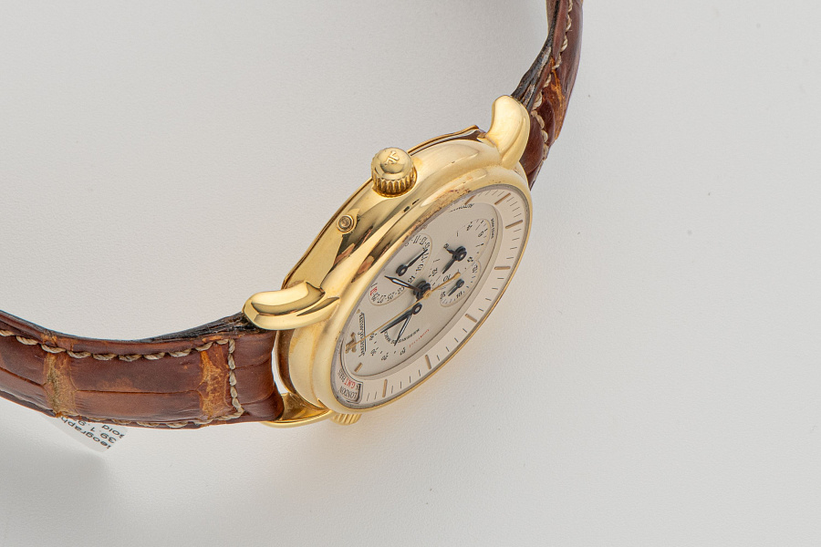 Geographic Ref. 139.1.92 in 18k Yellow Gold