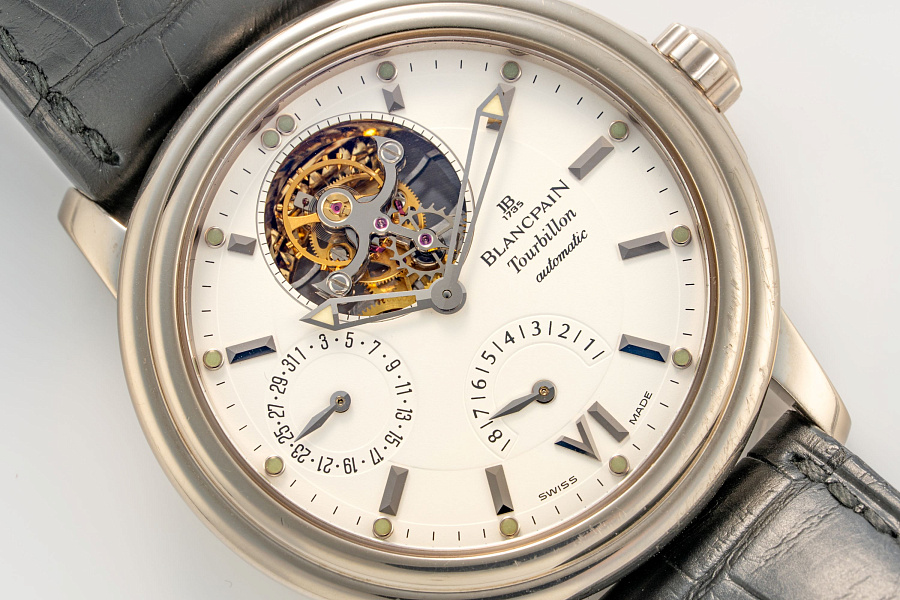 Leman Tourbillon in 18k White Gold