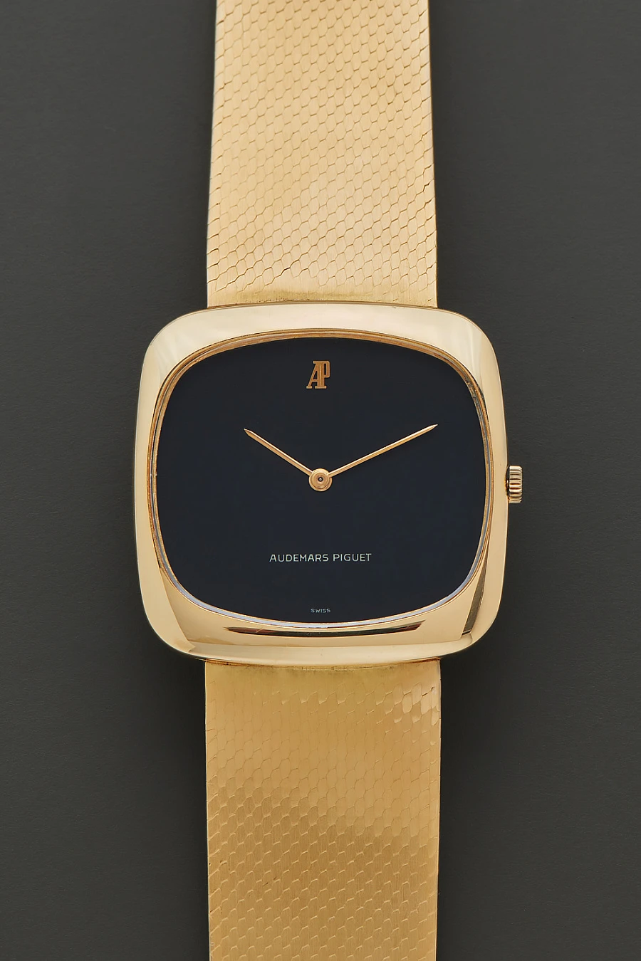 Dress Watch in 18k Yellow Gold