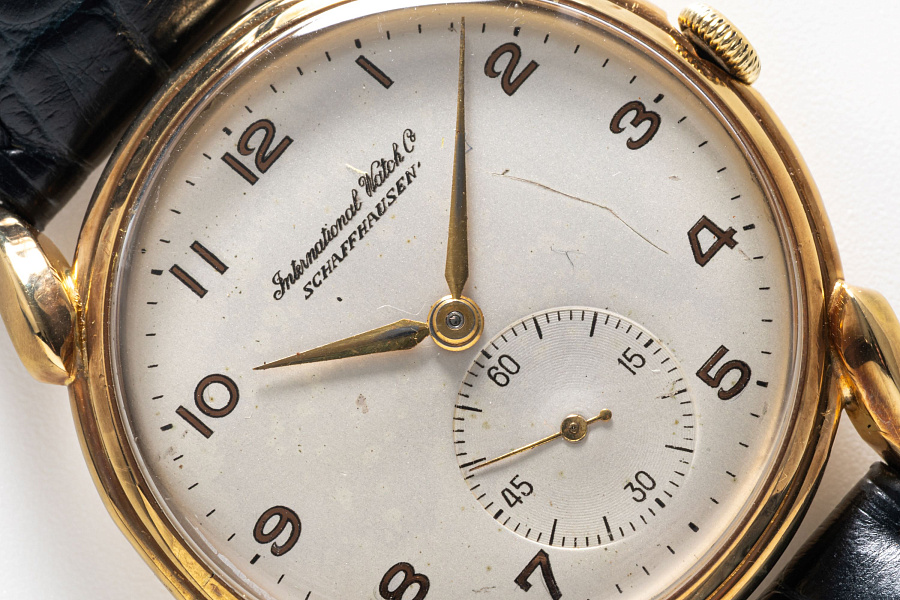 Cornes de Vache Dress Watch in 18k Yellow Gold