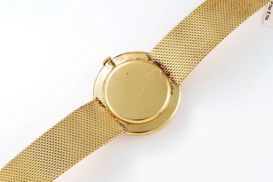 De Luxe Ref. 1210 in 18k Yellow Gold