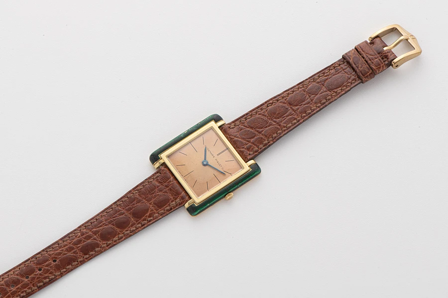 Square Watch with Enamel Decoration and Salmon Dial Ref. 5256BA