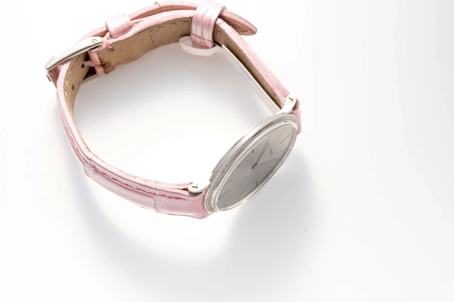 Clous de Paris Ladies Watch Ref. 9011 in 18k White Gold