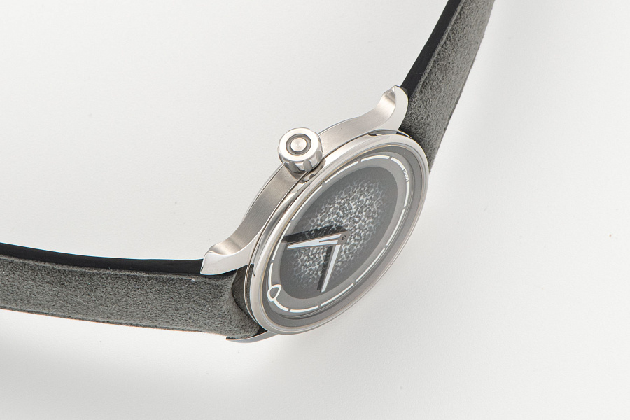 Ref. 37.07 'Mosaic' in Stainless Steel