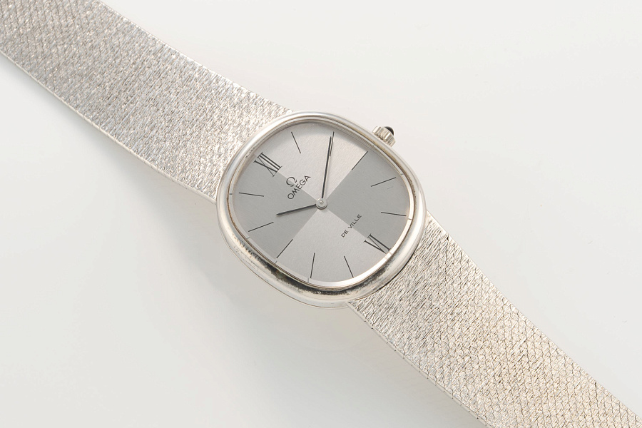 Ellipse in Silver