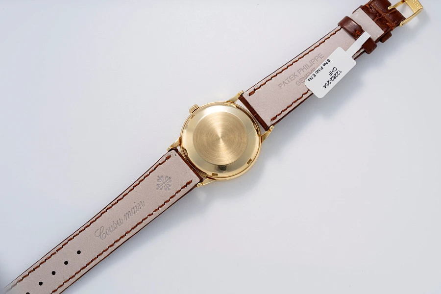 'Gübelin' Double-Signed Calatrava Ref. 3425 in 18k Yellow Gold