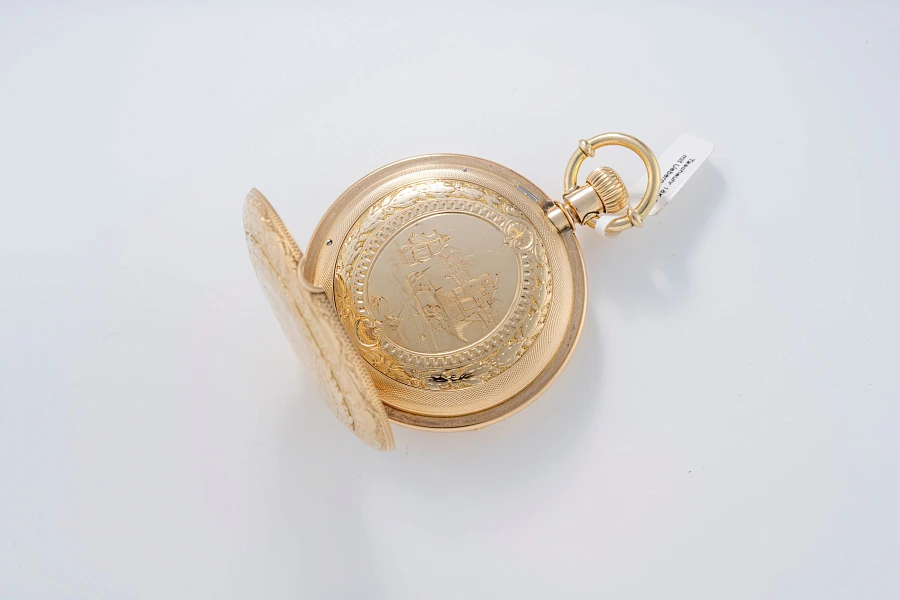 Pocket Watch with Fully Engraved Case in 18k Yellow Gold