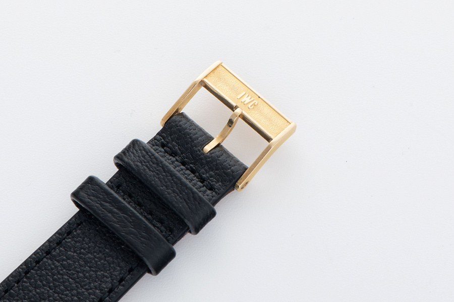 DeLuxe Automatic Ref. 807A in 18k Yellow Gold