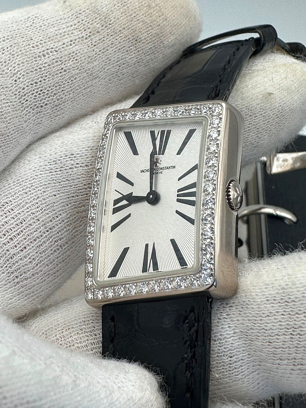 MCMLXXII (1972) Asymmetric White Gold Diamonds
