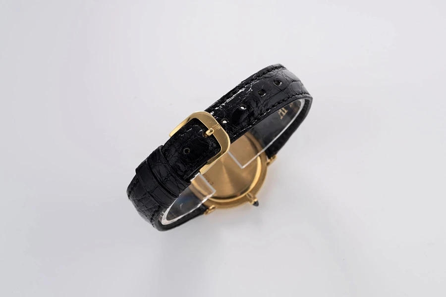 Ultra Thin Dress Watch in 18k Yellow Gold