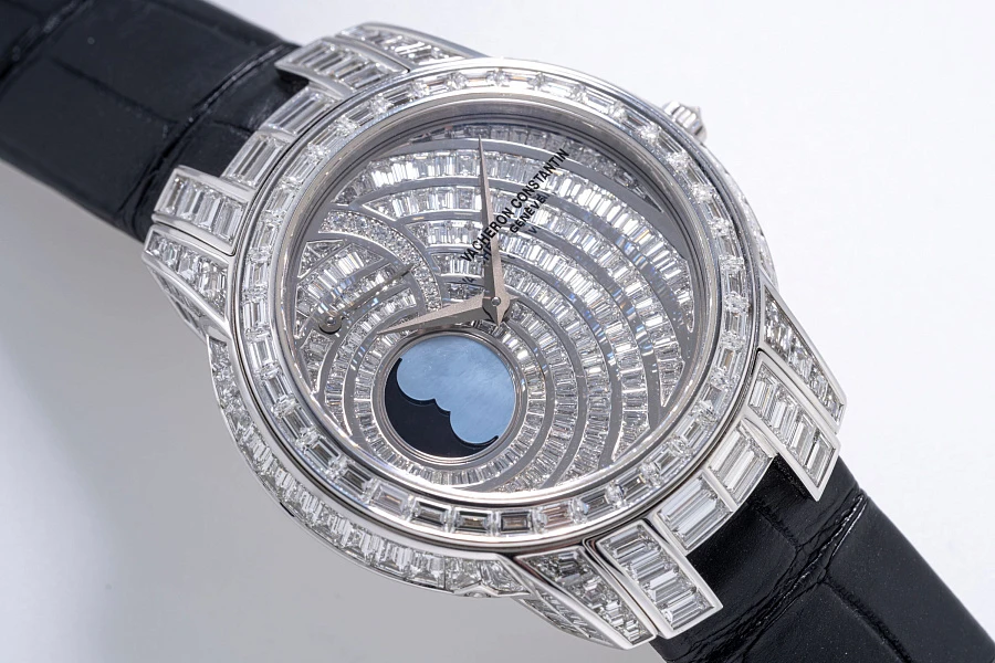 Kalla Lune Ref. 83630 in 18k White Gold with Pavé Baguette Diamonds