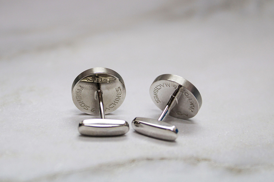 “Friends & Machines” Cufflinks in 18k White Gold 15.74 g