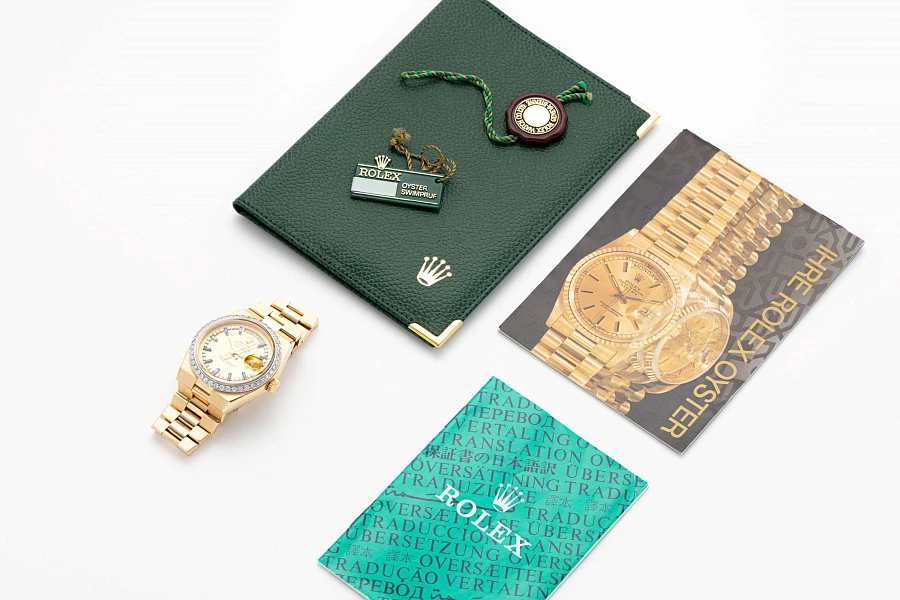 Rolex Day-Date Oysterquartz 'Sapphire & Diamond Lemon String Dial' Ref. 19048 in 18k Yellow Gold