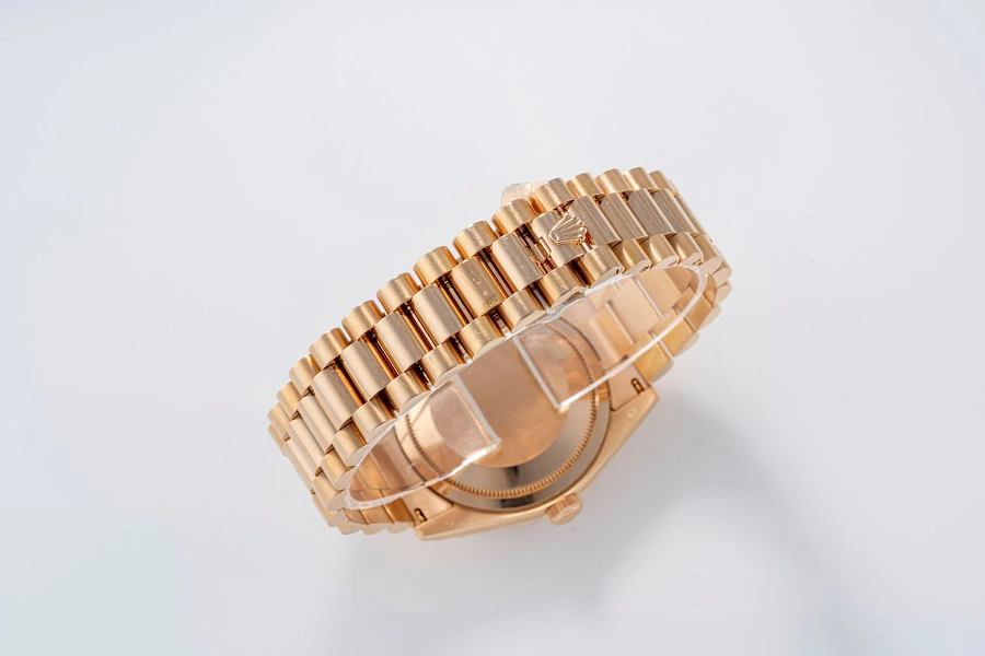 Day-Date Ref. 118235 in 18k Rose Gold