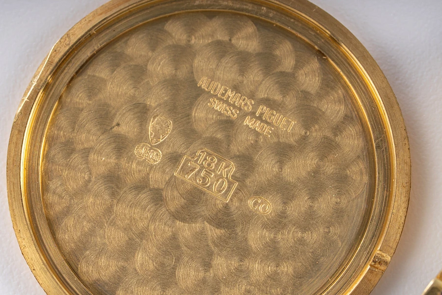 Ultra Thin Dress Watch in 18k Yellow Gold