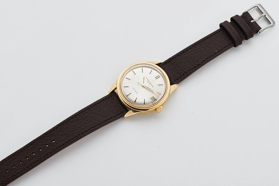 Silver Sunburst Dial Dress Watch Ref. 6732 in 18k Yellow Gold