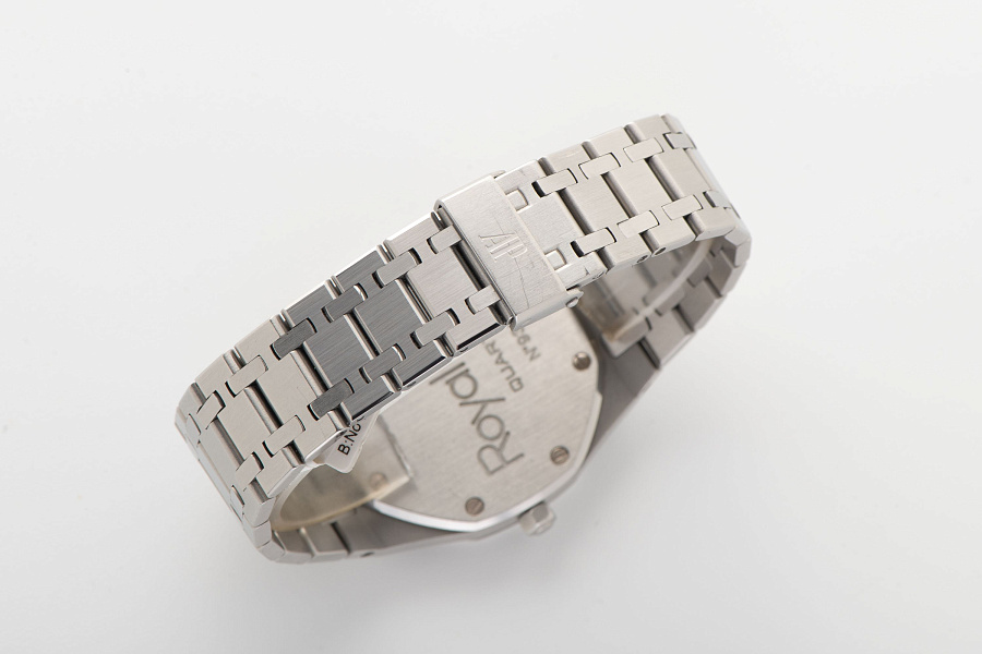 Royal Oak Quartz Ref. 56023ST