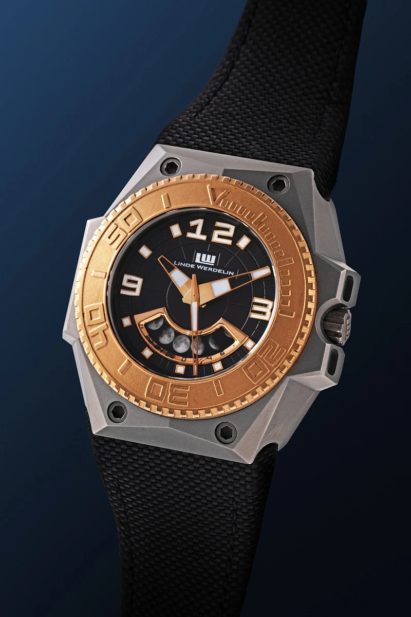 Oktopus Moonphase by Svend Andersen