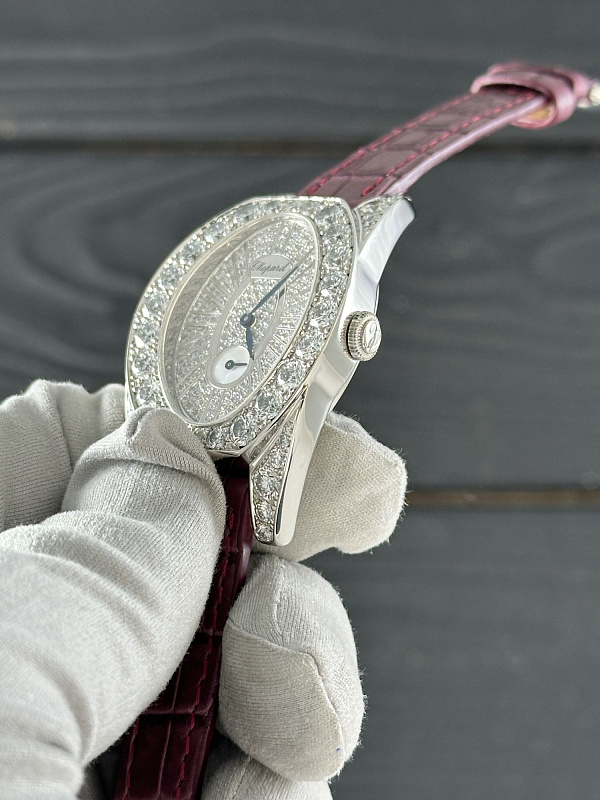 Classique Cat Eye Small Seconds White Gold Diamonds