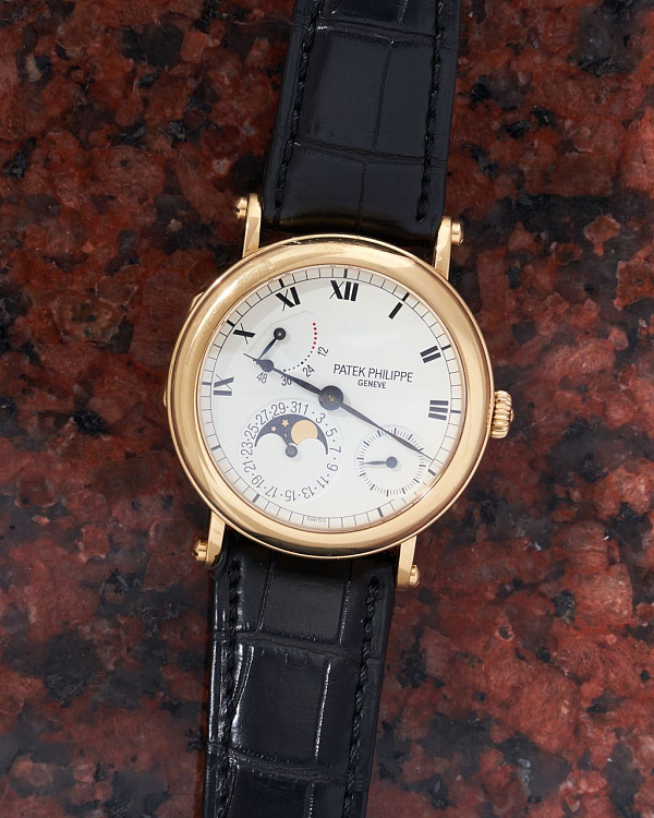 Calatrava 5054 ‘Officer-style’ Power Reserve Moonphase