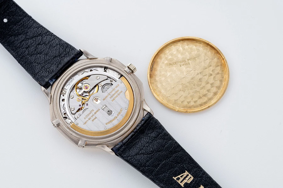 Quantième Perpetual Calendar Ref. 5557CA in 18k White and Yellow Gold