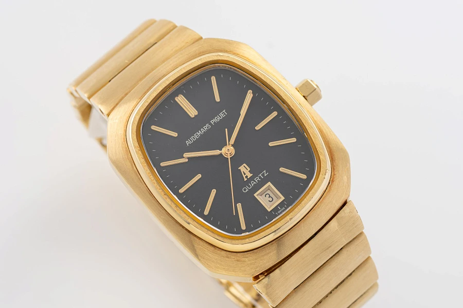 Beta 21 Ref. 6001BA in 18k Yellow Gold