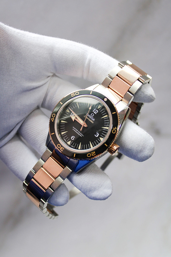 Seamaster 300 Master Co-axial Chronometer Steel & Sedna Gold