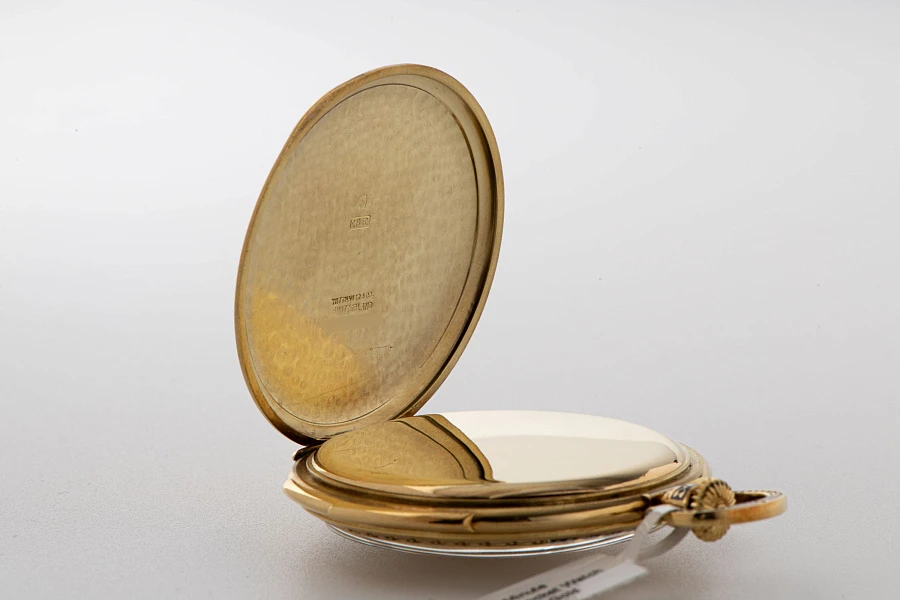 Ultra Thin Minute Repeater Pocket Watch in 18k Yellow Gold
