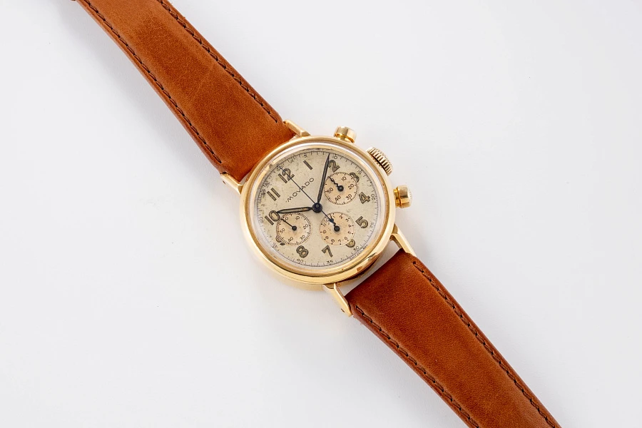 Vintage M90 Chronograph Ref. 9018 in 18k Yellow Gold