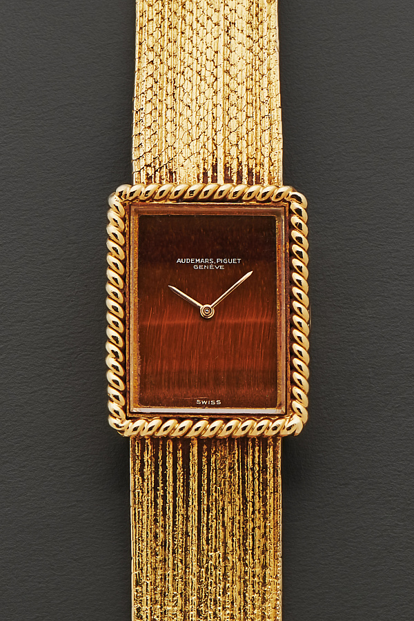 Tiger Eye Ladies Watch in 18k Yellow Gold