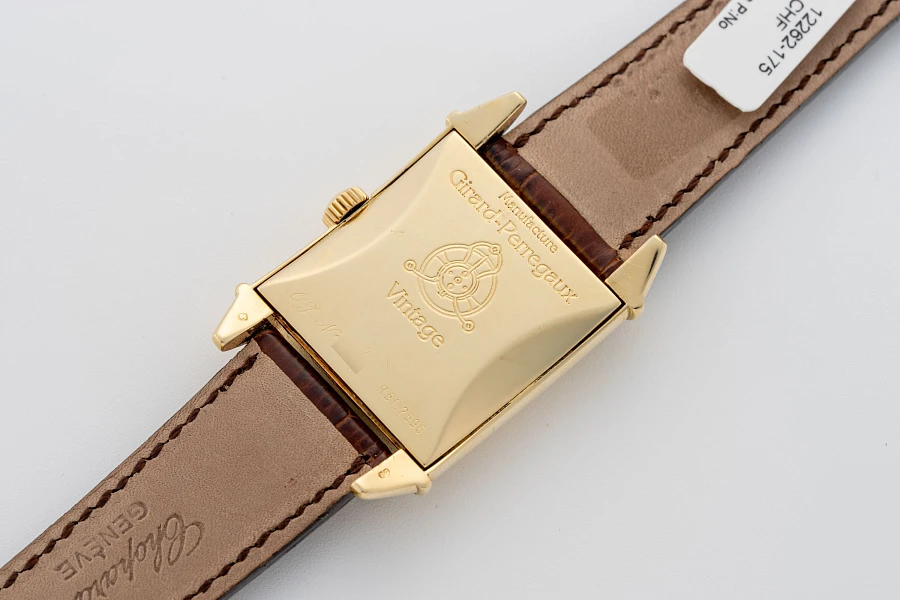 Vintage 1945 Ref. 2595 in 18k Yellow Gold