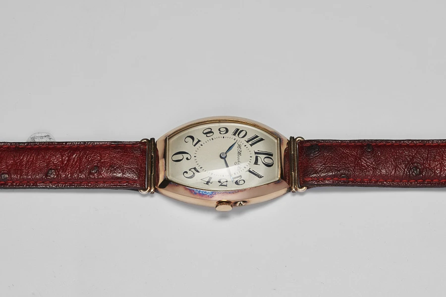 H. Moser & Cie Tonneau