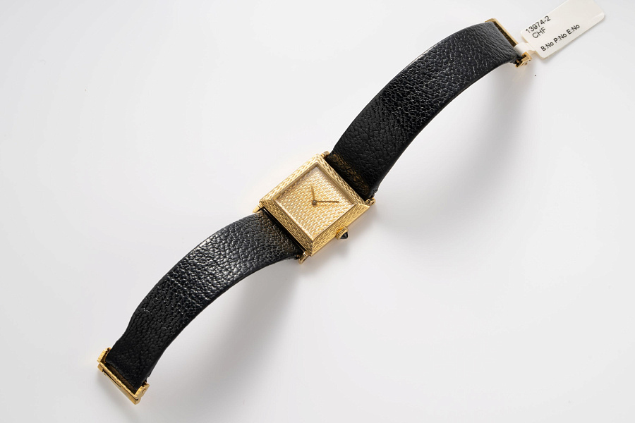 Square Ref. B3311 in 18k Yellow Gold
