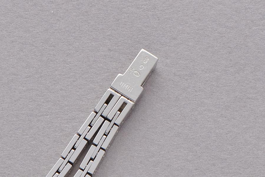 Mini Tonneau in 18k White Gold