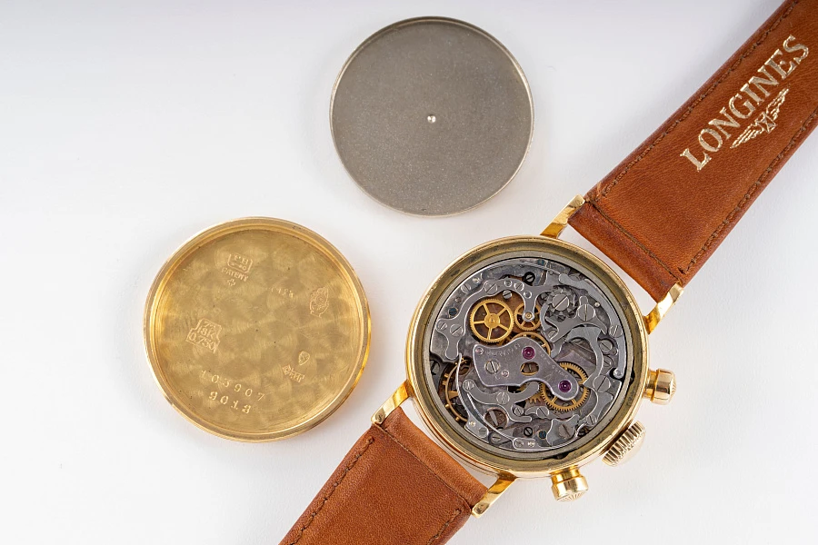 Vintage M90 Chronograph Ref. 9018 in 18k Yellow Gold