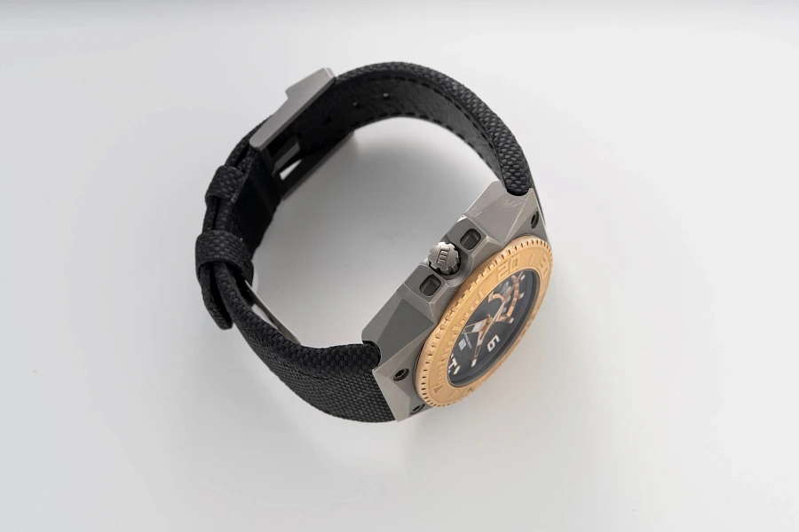 Oktopus Moonphase by Svend Andersen