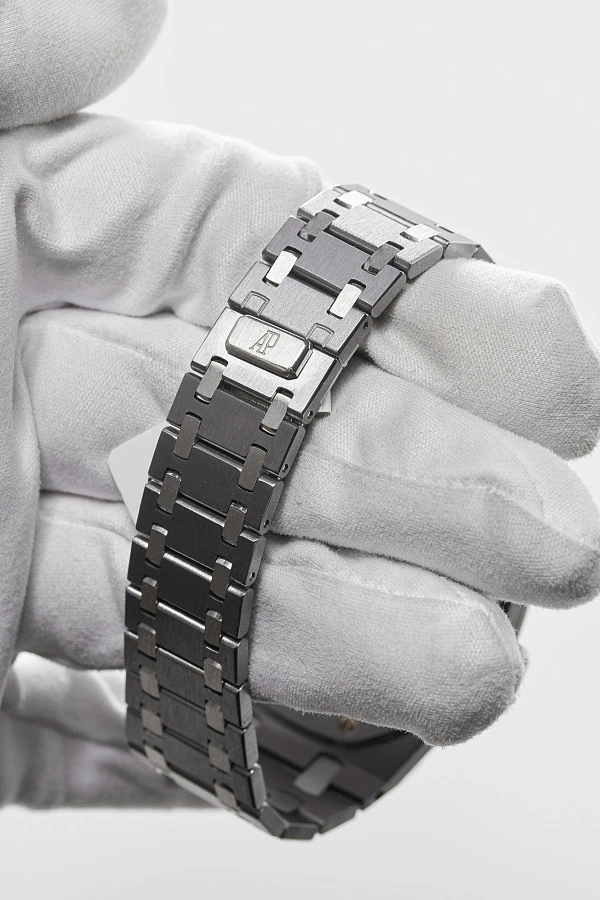 Audemars Piguet Royal Oak Perpetual Tantalum/Platinum