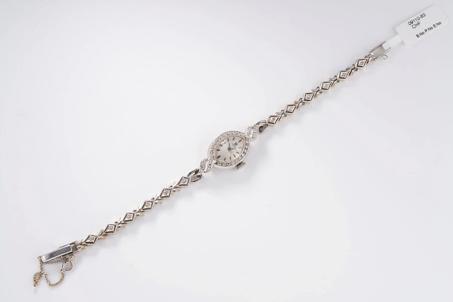 Cocktail Watch Ref. A7515 in 14k White Gold