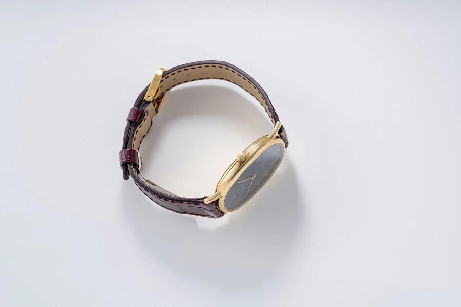 Automatic Ellipse Ref. 722 in 18k Yellow Gold