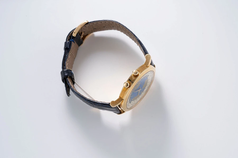 World Time in 18k Yellow Gold