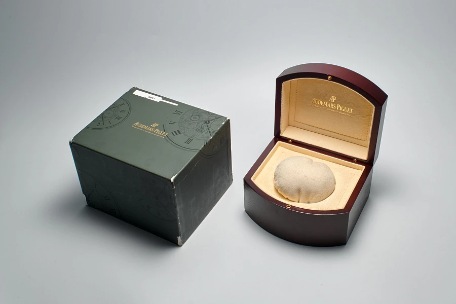 Royal Oak Ultra-Thin Electric Blue