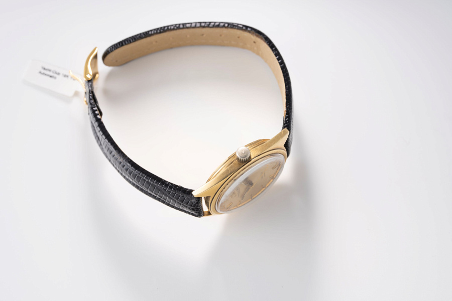 Yacht-Club Ref. R811A in 18k Yellow Gold