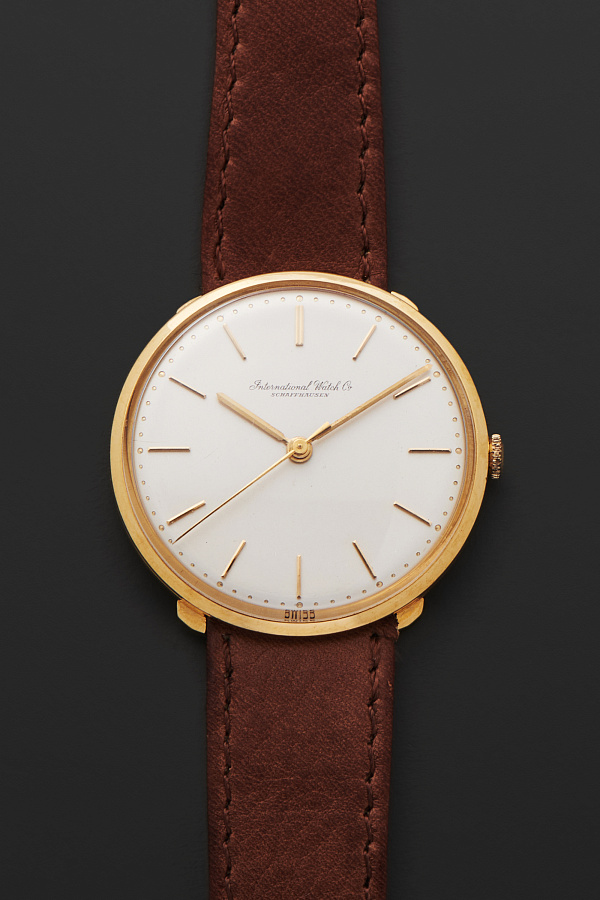 'Stubby Lugs' Dress Watch in 18k Yellow Gold