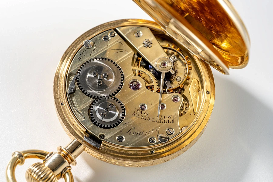 Pocket Watch with Fully Engraved Case in 18k Yellow Gold