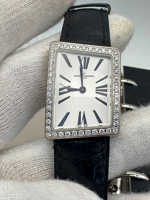 MCMLXXII (1972) Asymmetric White Gold Diamonds