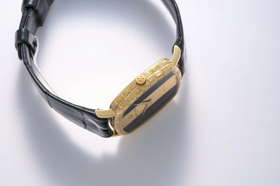 Onyx and Gold Dial Ref. 7391Q in 18k Yellow Gold